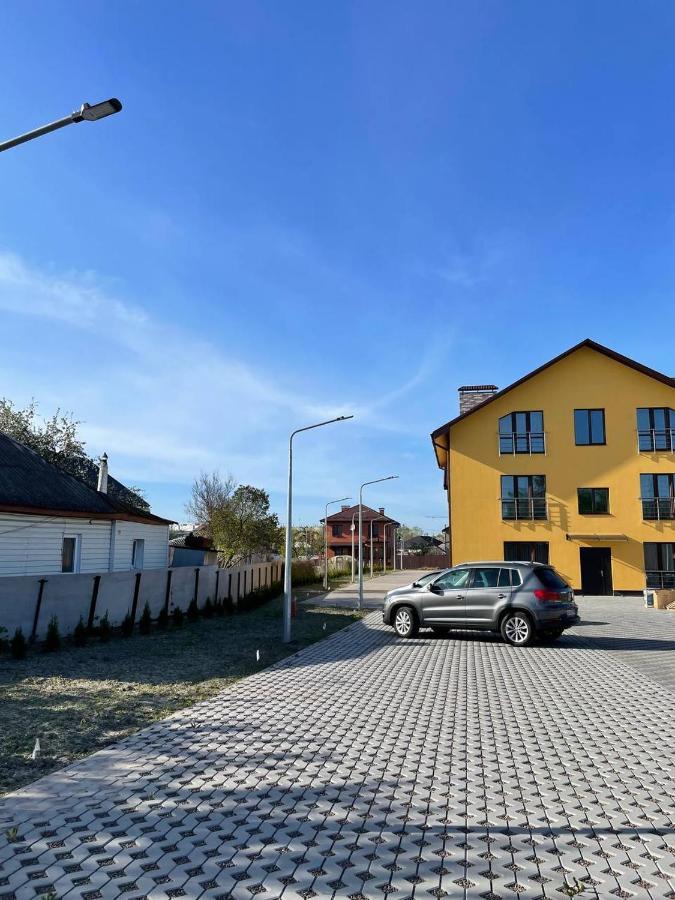 Apartment Yellow